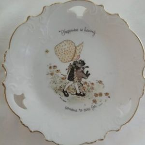Vintage Holly Hobbie Plate Gold Trim Happiness Is Having Someone To Care For 8"